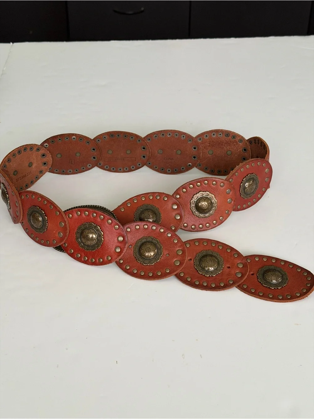 Vintage Fossil Burnt Red Hue Leather Oval Disc Concho Western Belt Boho Y2K Sz L